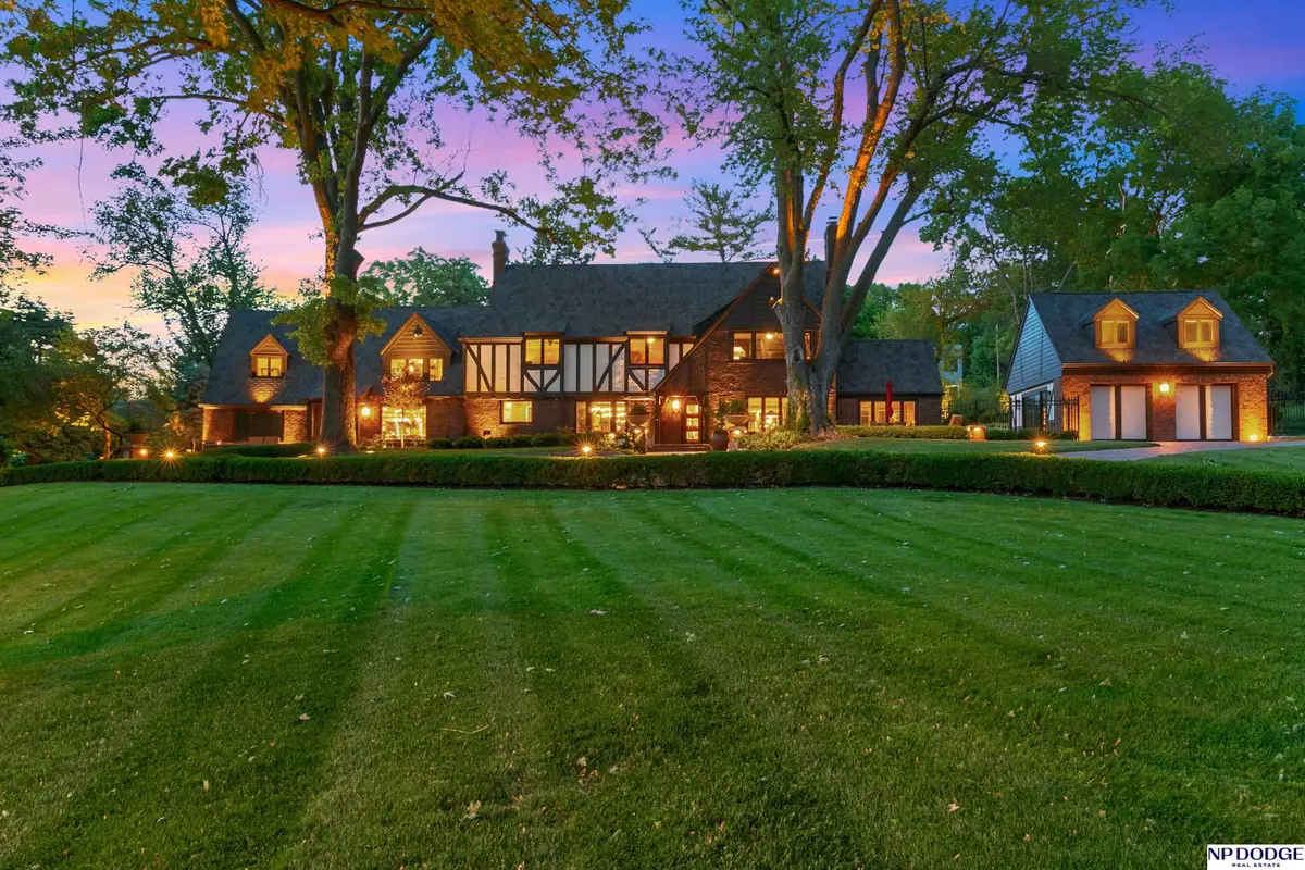 6724 Davenport Street, Omaha, NE 68132 - Image #1