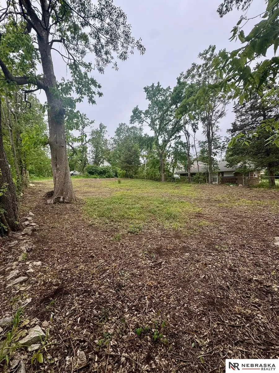 3835 Saratoga Street, Omaha, NE 68111 - Image #3