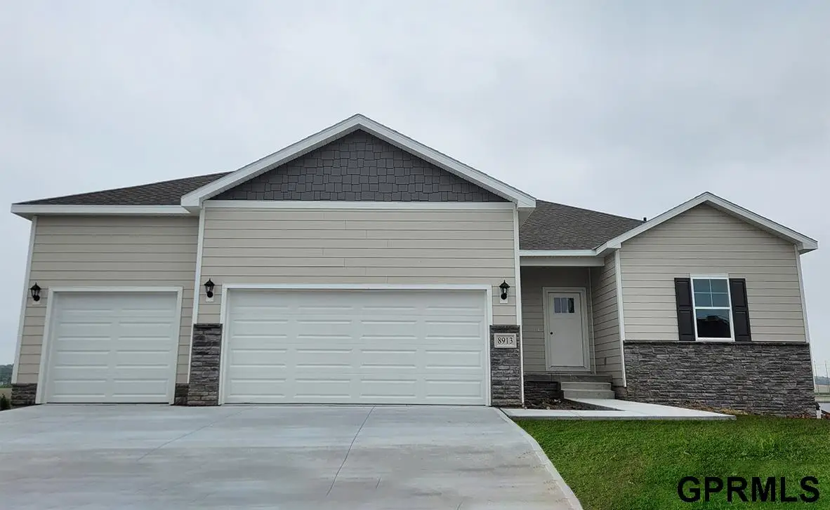 17063 Reynolds Street, Bennington, NE 68007 - #1