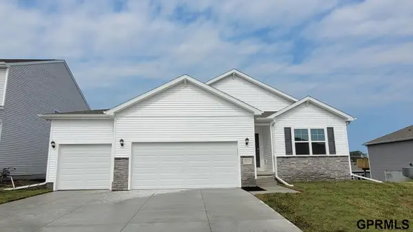 8515 S 184th Avenue, Gretna, NE 68136