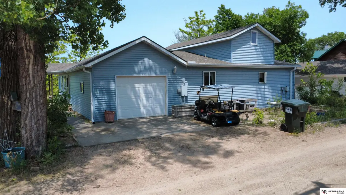 35 E Sandy Ridge Road, Columbus, NE 68601 - Image #1