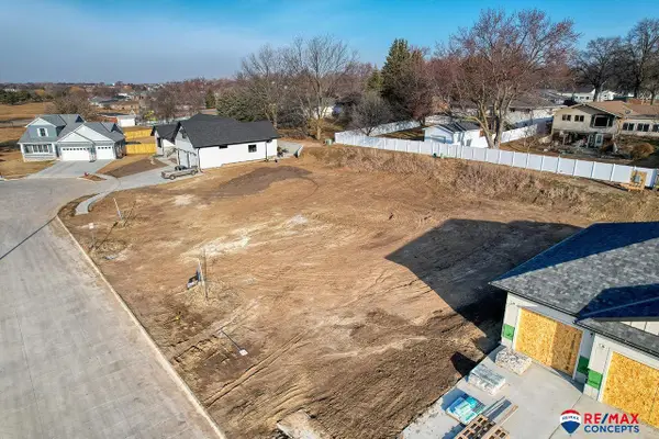 614 Timberline Circle, Milford, NE 68405