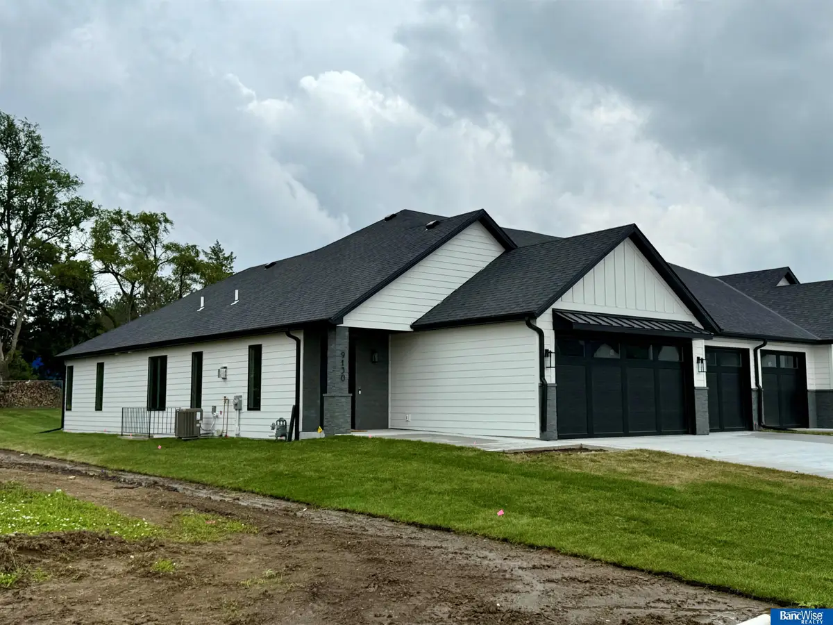 9124 Hillcrest Trail, Lincoln, NE 68520 - Image #1