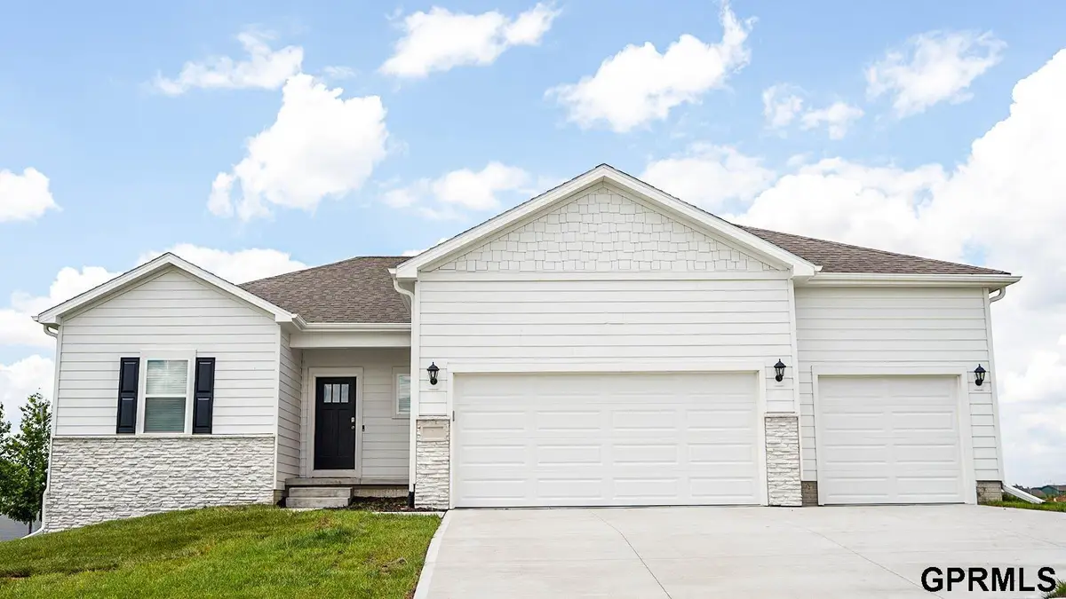 20460 Westridge Drive, Gretna, NE 68028 - Image #1