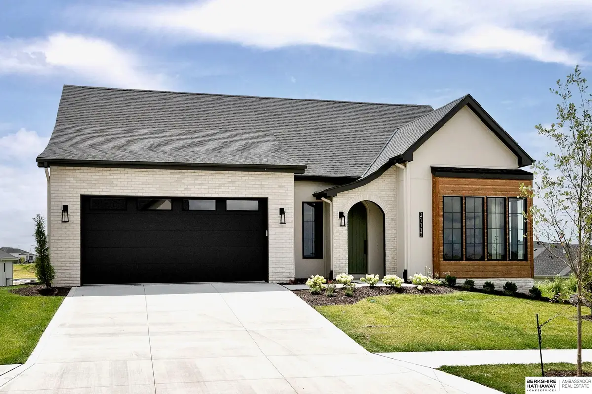 21113 Laurel Avenue, Elkhorn, NE 68022 - Image #1