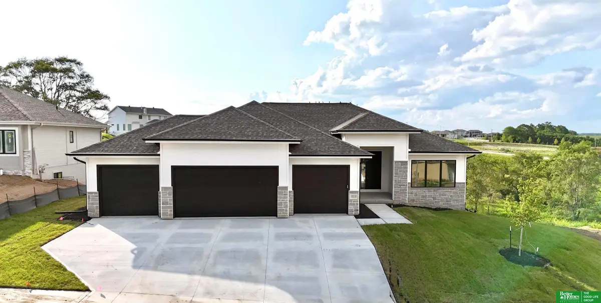 10110 Laramie Street, Papillion, NE 68046 - Image #1