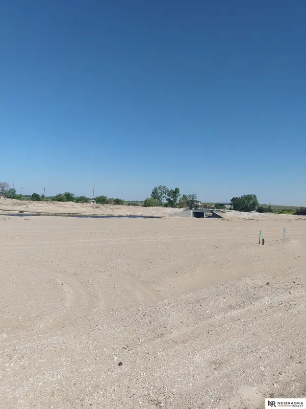 2463 E Juneberry Road, Fremont, NE 68025