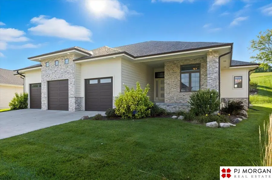 914 Elk Ridge Drive, Elkhorn, NE 68022 - Image #2