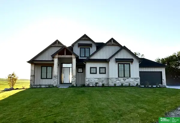 16651 S 226th Plaza, Gretna, NE 68028