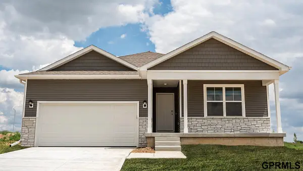 12917 S 66th Avenue, Papillion, NE 68157