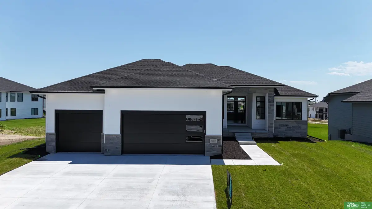 21113 Arlington Street, Elkhorn, NE 68022 - Image #1