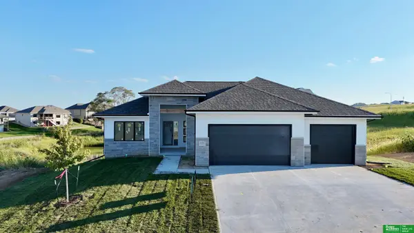 10023 Prospect Street, Papillion, NE 68046