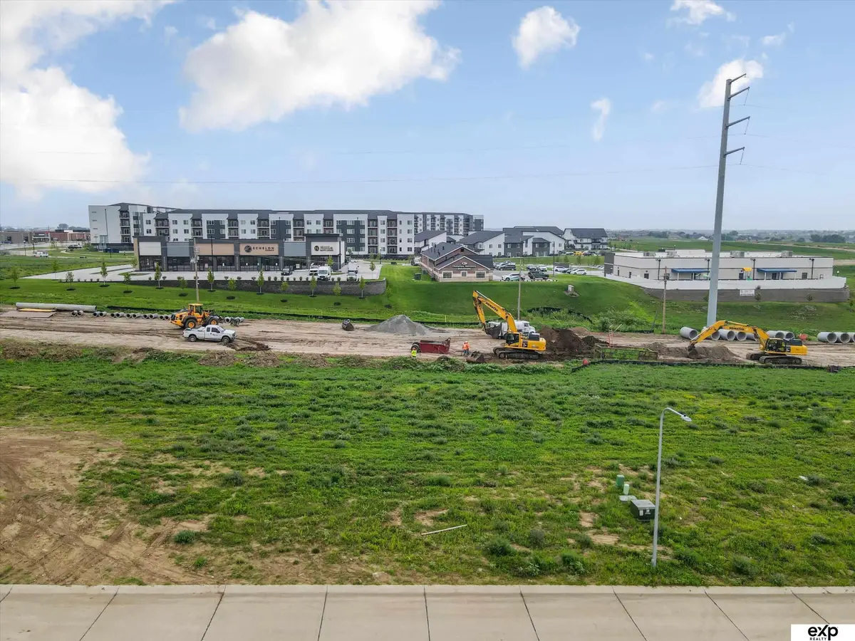 20132 R Street, Elkhorn, NE 68022 - Image #1