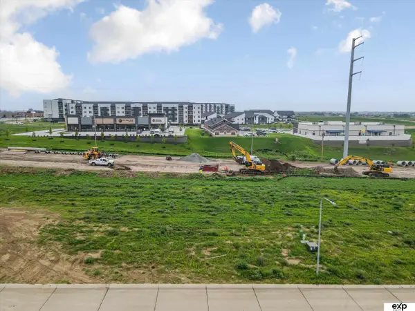 20132 R Street, Elkhorn, NE 68022