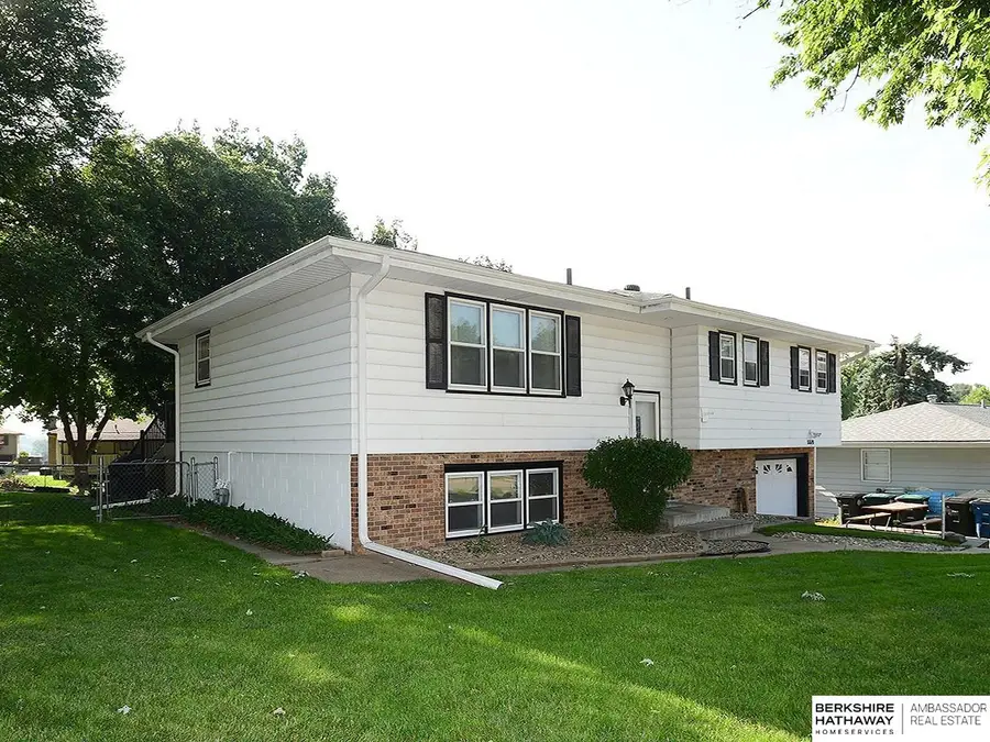 5511 S 104th Circle, Omaha, NE 68127 - Image #2