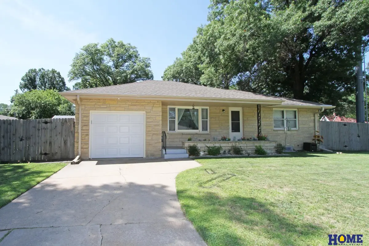 5601 Greenwood Street, Lincoln, NE 68507 - Image #1