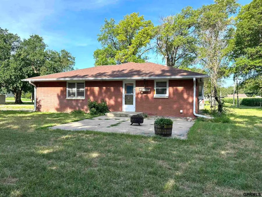 406 N Linden Avenue, Davenport, NE 68335 - Image #2