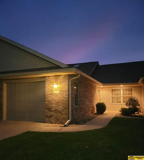 611 Spring View Circle, Beatrice, NE 68310