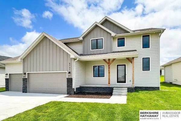 5731 Kestrel Parkway, Elkhorn, NE 68022