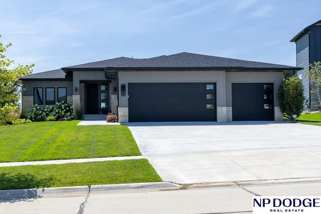 8821 White Horse Way, Lincoln, NE 68520 - Image #1