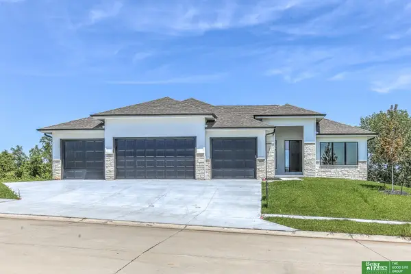 10008 Laramie Street, Papillion, NE 68046