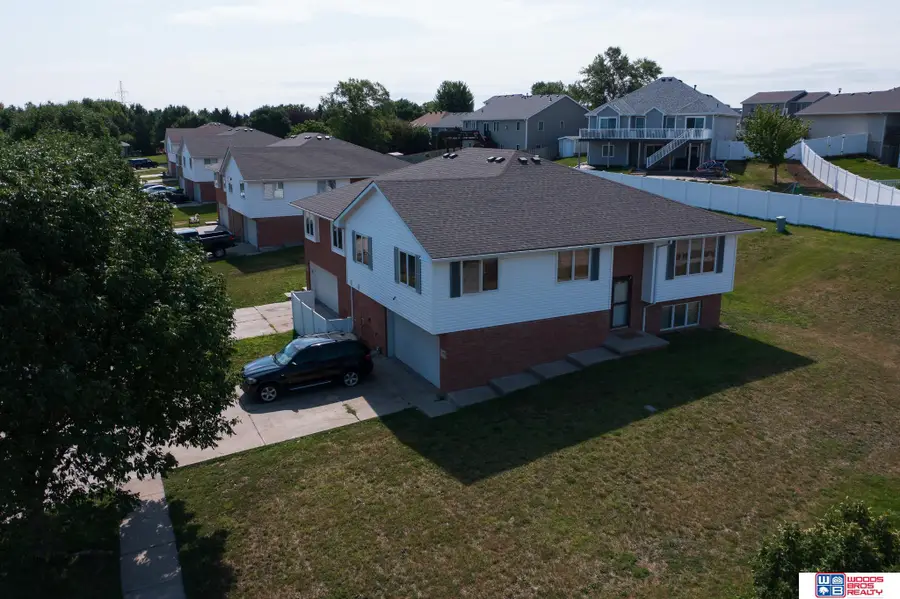 8601 & 8605 Delphinium Lane, Lincoln, NE 68505 - Image #2