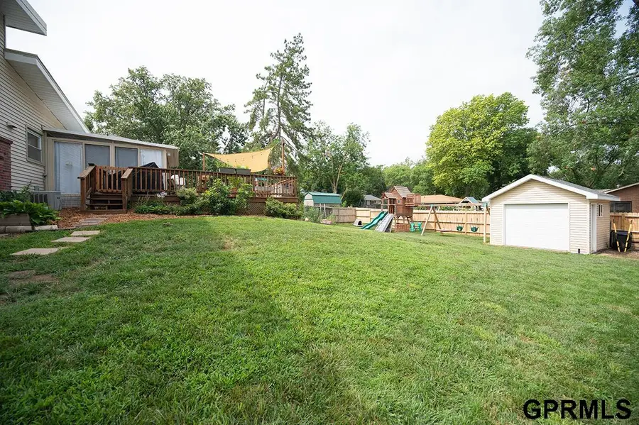 921 Cottonwood Drive, Lincoln, NE 68510 - Image #3