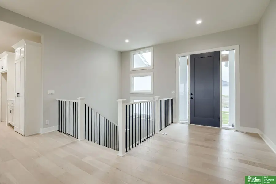 5444 N 212th Street, Elkhorn, NE 68022 - Image #3