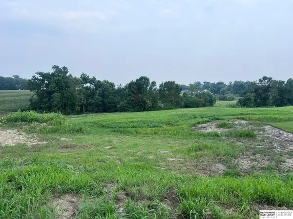 6231 N 207th Street, Elkhorn, NE 68022