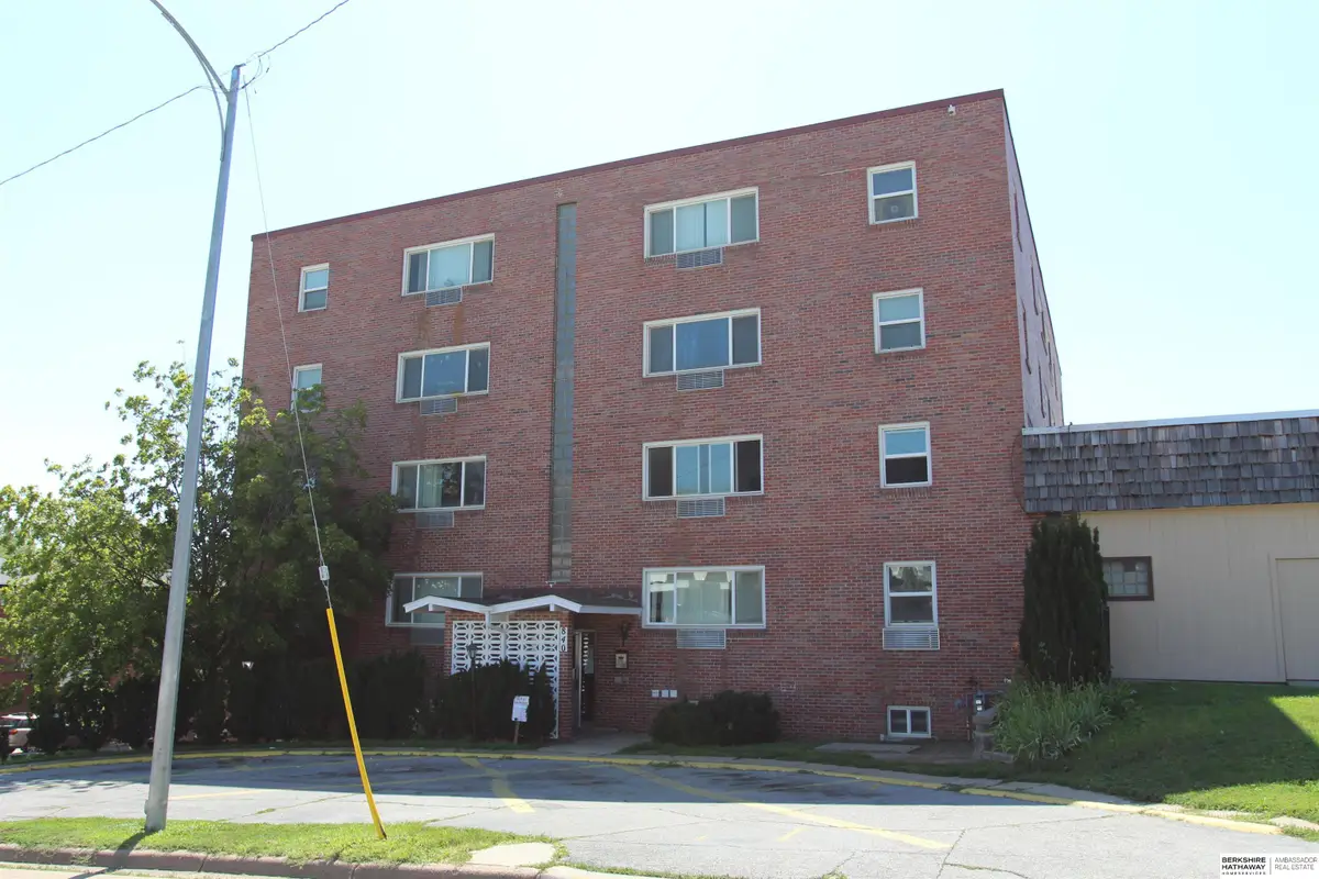 840 N 44th Street, Omaha, NE 68131 - Image #1