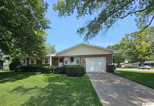 1722 Summit Street, Beatrice, NE 68310