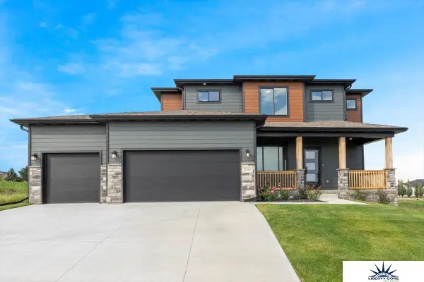 21010 Alex Avenue, Elkhorn, NE 68022