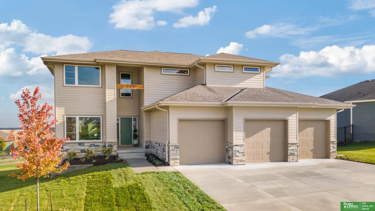 135 N 10th Avenue, Springfield, NE 68059 - #1