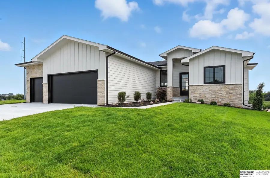 21701 B Street, Elkhorn, NE 68022 - Image #2