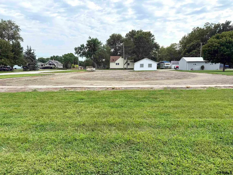 1033 E Street, Geneva, NE 68361 - Image #2