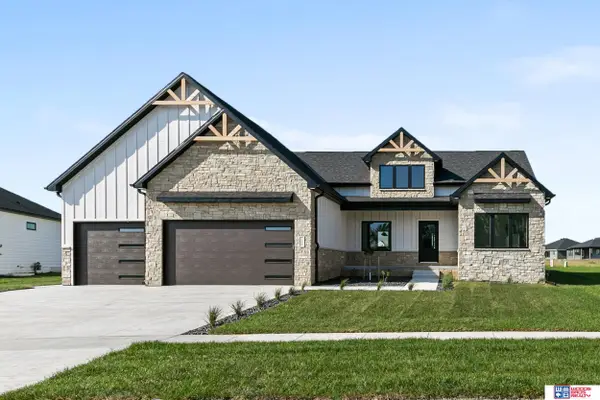 3620 Tree Line Drive, Lincoln, NE 68516