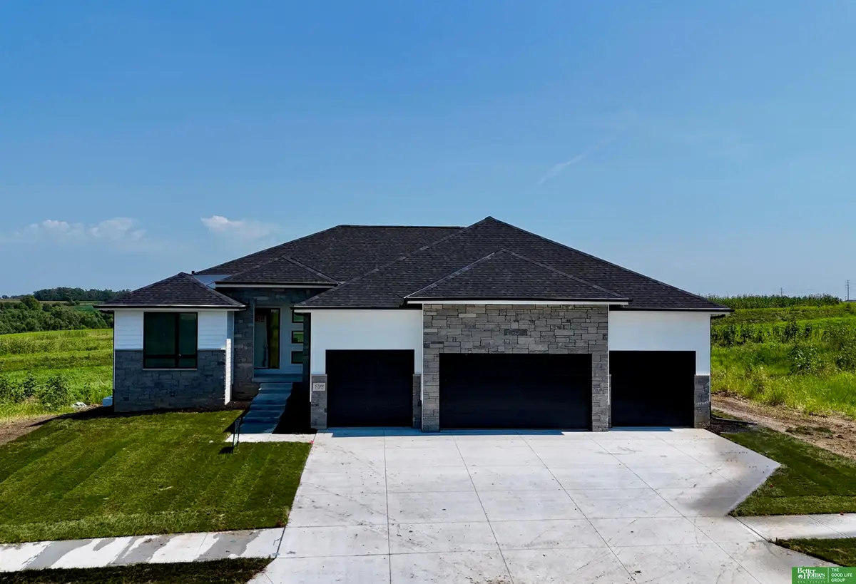 5709 N 195th Street, Elkhorn, NE 68022 - Image #1