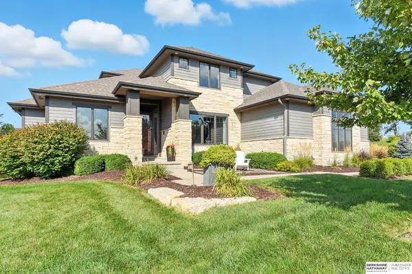 1402 N 196th Street, Elkhorn, NE 68022