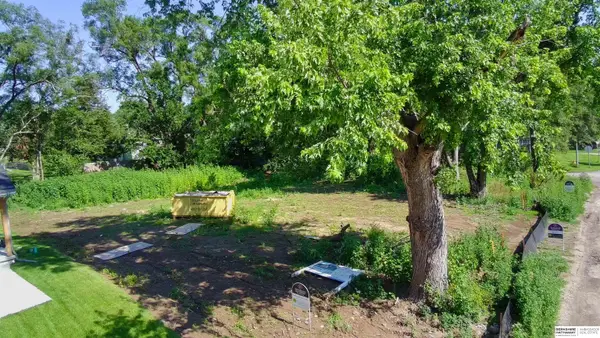 5449 S 51st Street, Omaha, NE 68117