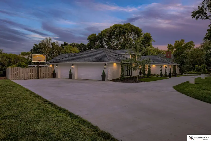 9901 Broadmoor Road, Omaha, NE 68114 - Image #3