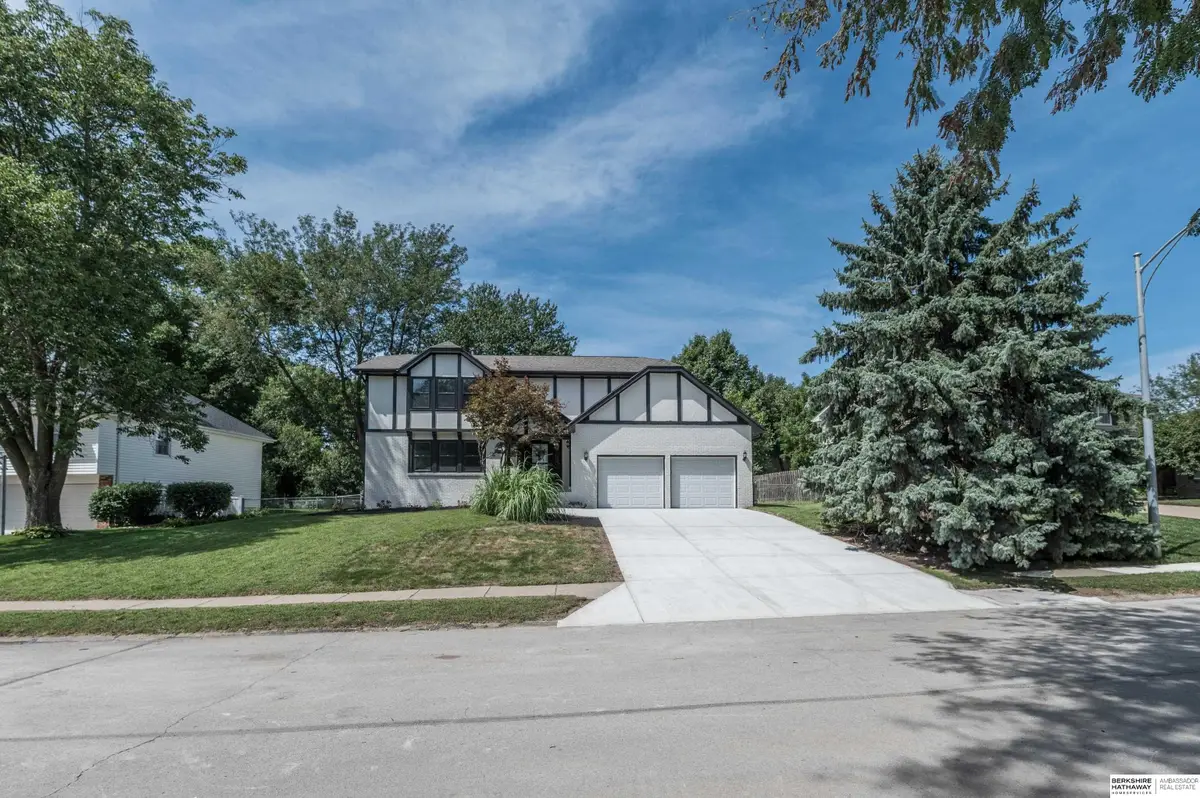 652 S 212 Street, Omaha, NE 68022 - Image #1