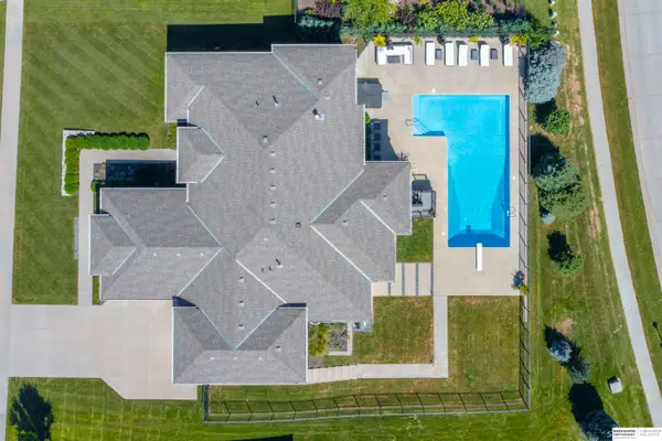 12211 Slayton Street, Papillion, NE 68046