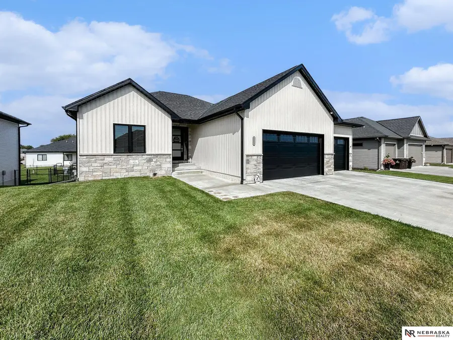 1113 Annabel Avenue, Hickman, NE 68372 - Image #2