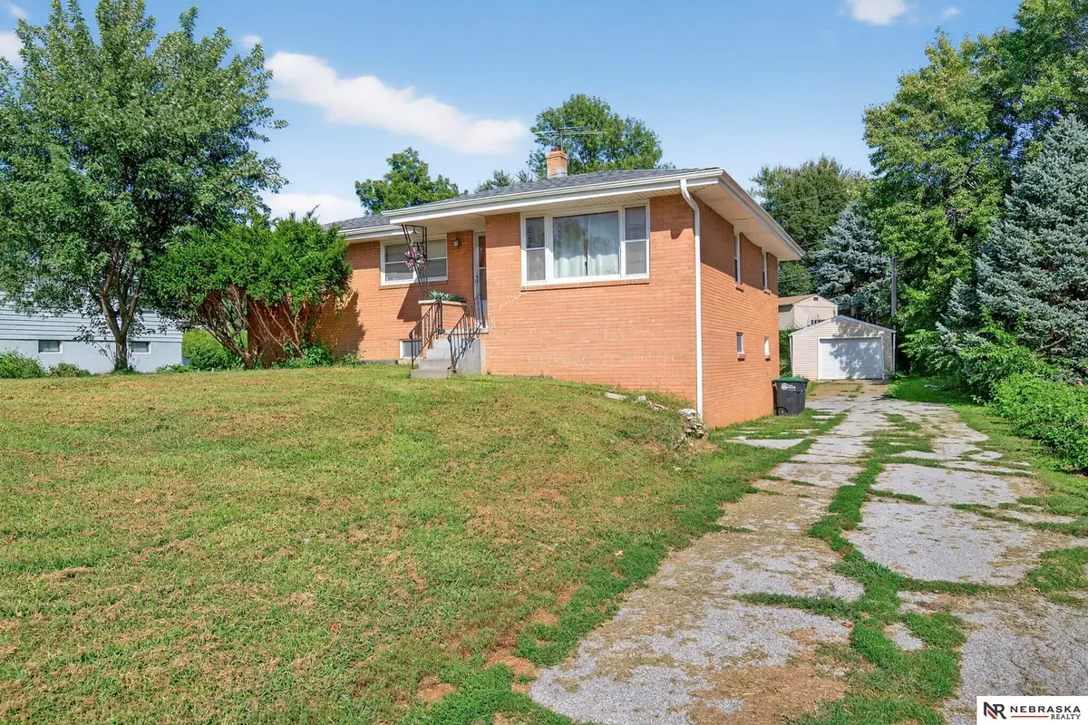 7175 N 60th Street, Omaha, NE 68152 - Image #1