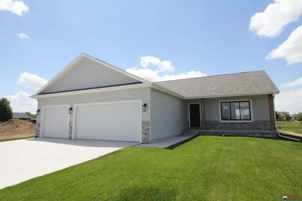 1719 N Brookside Lane, York, NE 68467