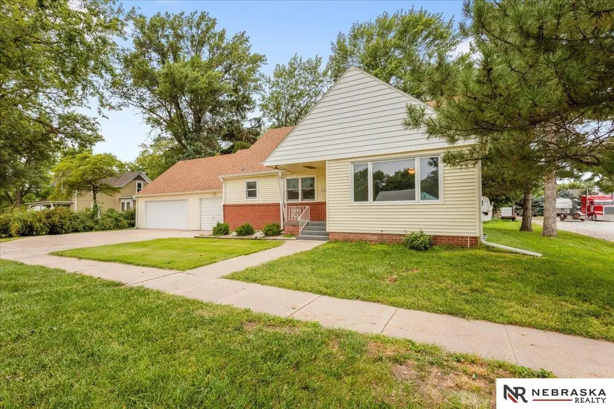 332 S 11th Street, Geneva, NE 68361 - Image #1