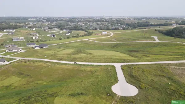 12019 S 230th Circle, Gretna, NE 68028