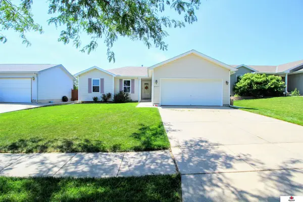 4137 W Thatcher Lane, Lincoln, NE 68528