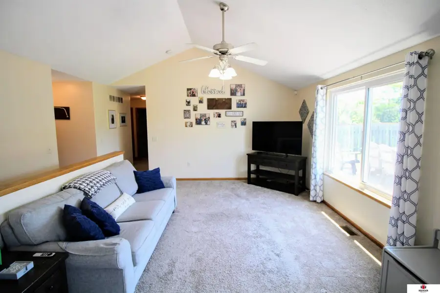 4137 W Thatcher Lane, Lincoln, NE 68528 - Image #2