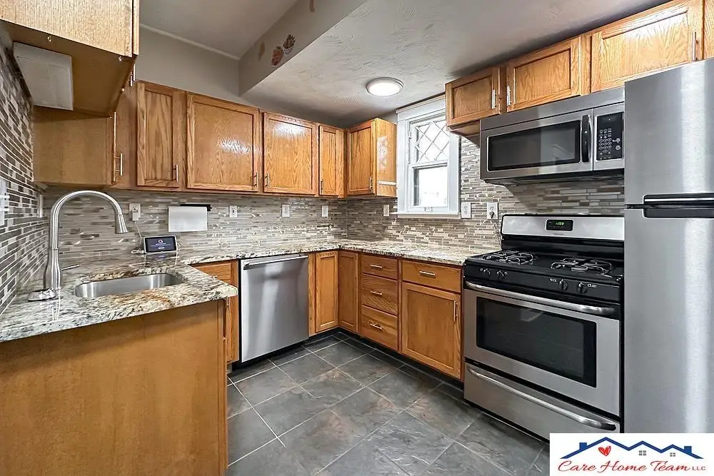 2512 Pinkney Street, Omaha, NE 68111 - Image #1